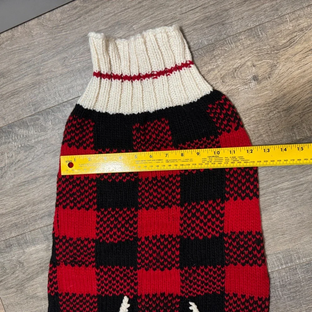 Chilly Dog Red Black Buffalo Plaid Dog Sweater 100% Wool Turtle Neck large dog‎